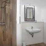 2 Bedroom Cozy In *