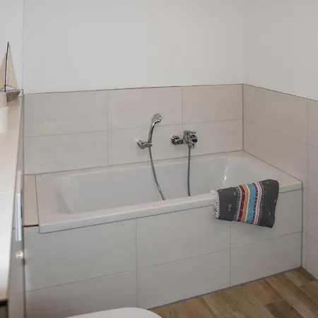 2 Bedroom Cozy In 펜션 *