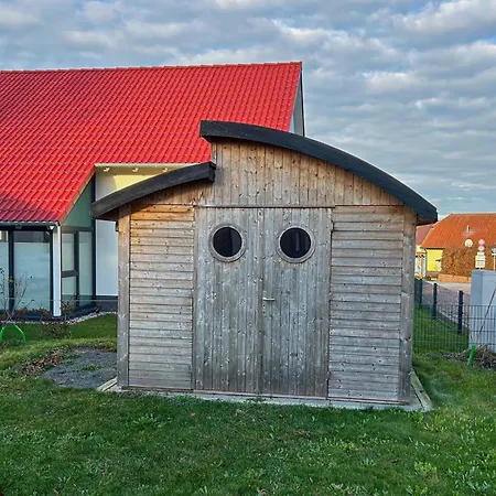 2 Bedroom Cozy In